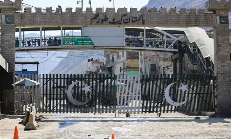 Pakistan, Torkham sınırını Afgan hastalara yeniden açtı