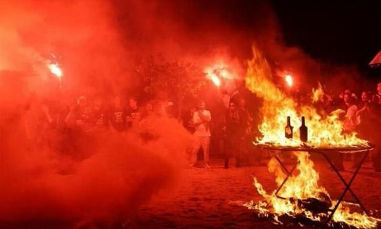 Protestocular Netanyahu’nun evinin önünde ateş açtı