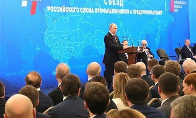 Putin: Batı’nın yaptırımlarına simetrik tepki vermek Rusya’nın çıkarına değil