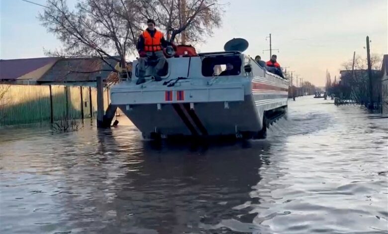 Rusya’nın Orsk şehrinin eski kısmının yarısı sular altında kaldı