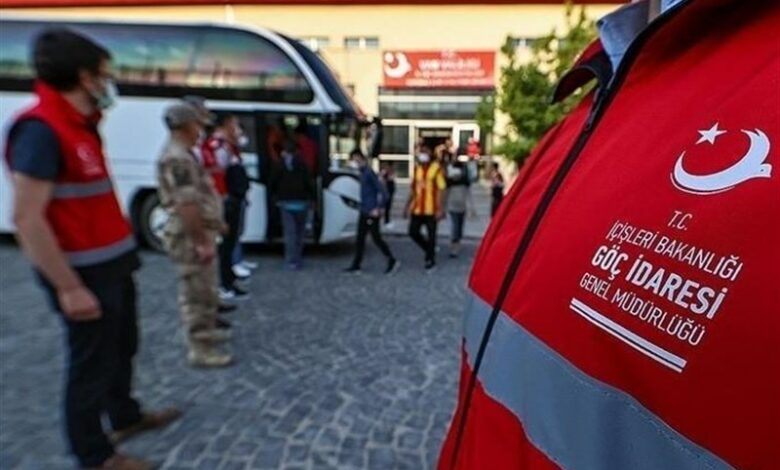 Türkiye’de çoğu Afgan ve Pakistanlı olmak üzere binden fazla mülteci gözaltına alındı