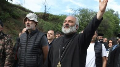 Ermenistan-Azerbaycan anlaşmasını protesto edenler Erivan’a doğru yürüdü