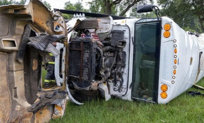 Florida’da otobüsün devrilmesi sonucu 16 kişi öldü ve yaralandı