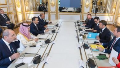 Macron’un Gazze konusunda Elysee Sarayı’nda birçok Arap ülkesiyle ortak toplantısı