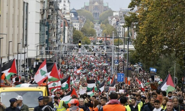 Berlin ve Brüksel’de binlerce kişi Filistinlilere destek için protesto düzenledi