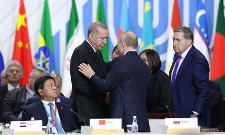 Türk analist: BRICS’e neden kabul edilmedik?